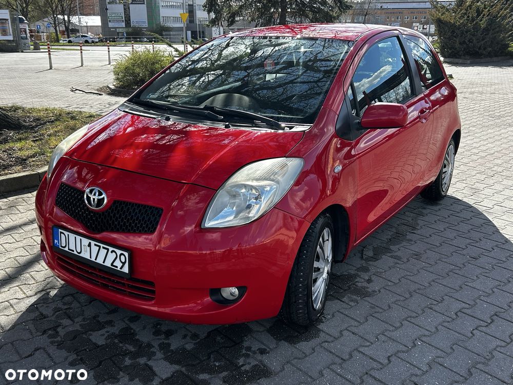 Toyota Yaris - 1