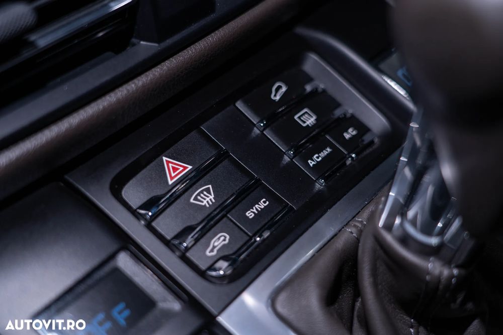 Porsche Macan Turbo PDK - 31