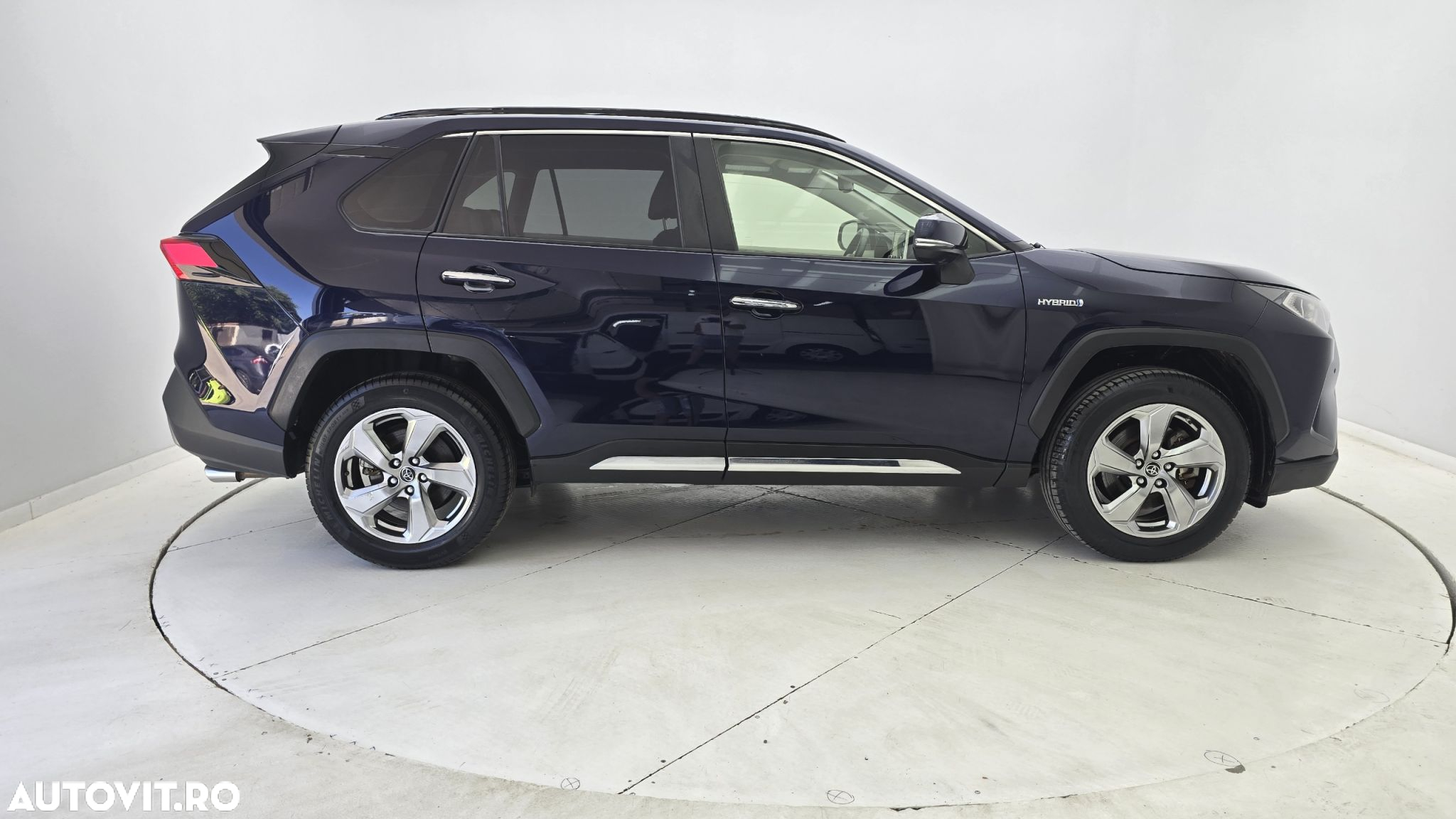 Toyota RAV4 - 5
