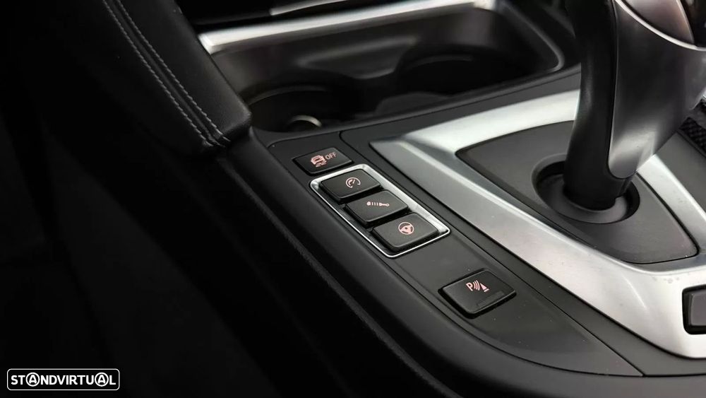 BMW M4 Auto - 33