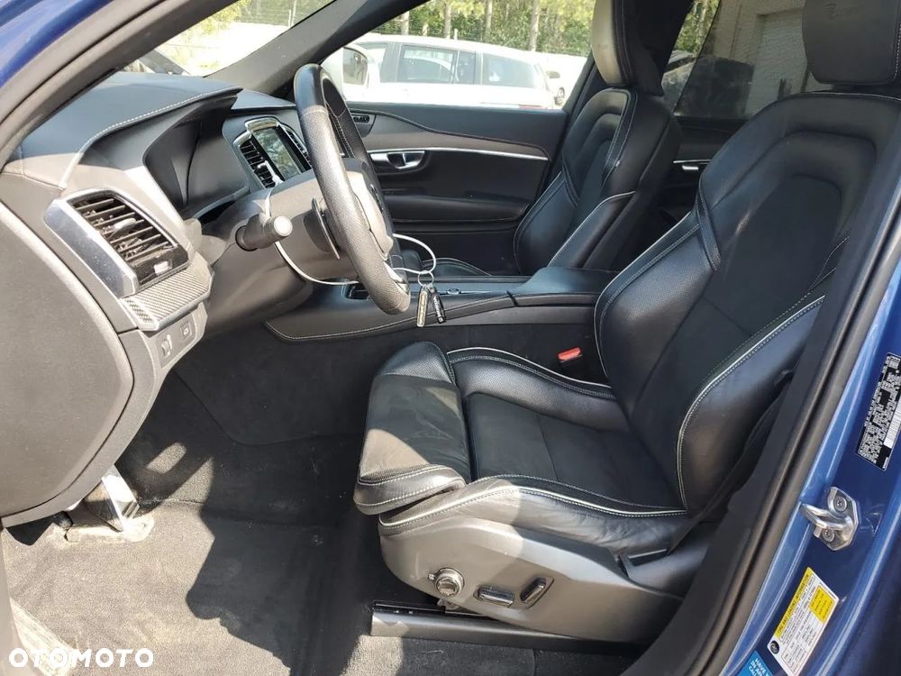 Volvo XC 90 - 8