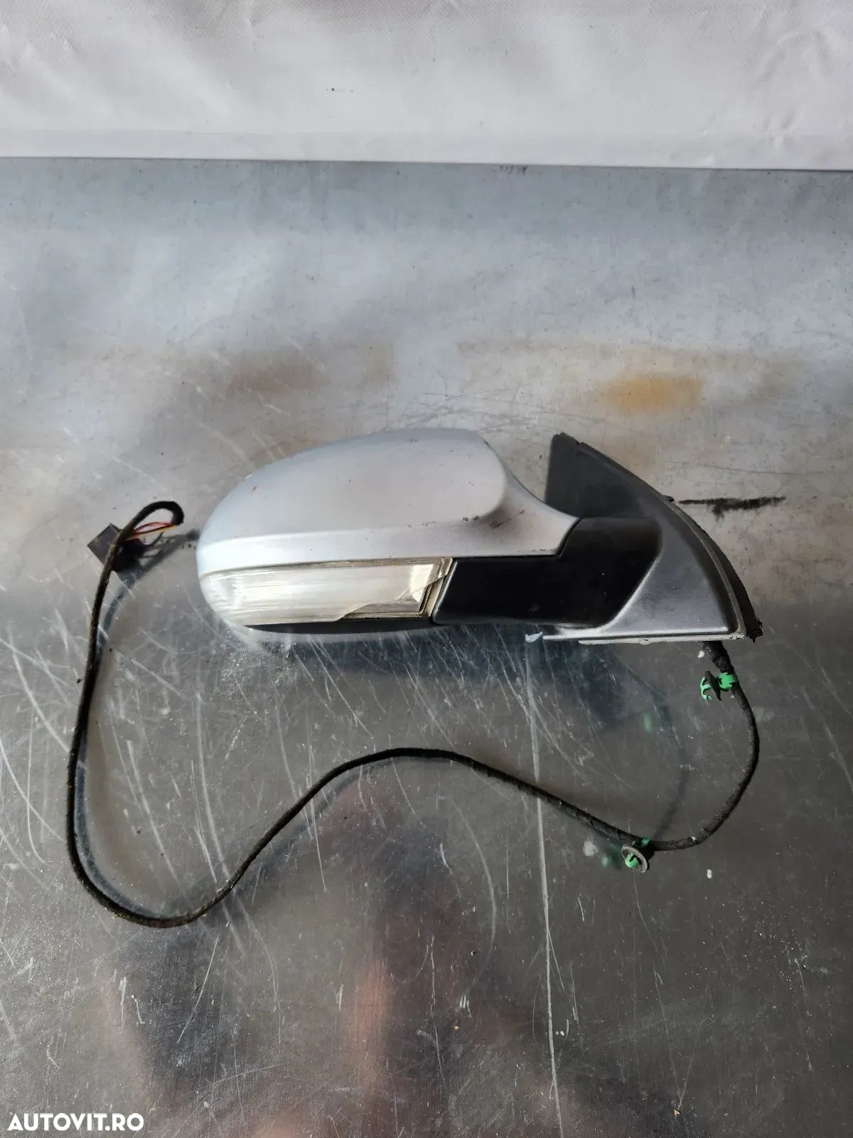 Oglinda Dreapta Vw Passat B6 Electrica Cu 6 Fire La Mufa Semnalizare Sparta - 1