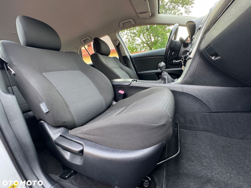 Toyota Avensis Touring Sports 1.8 Business Edition - 23