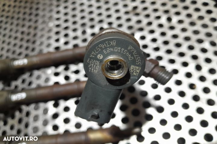 Injector motorina 0445110423 0445110423 Opel Zafira C [2012 - 2016] T - 2