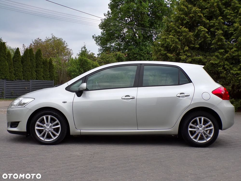 Toyota Auris 1.4 D-4D Life+ - 7