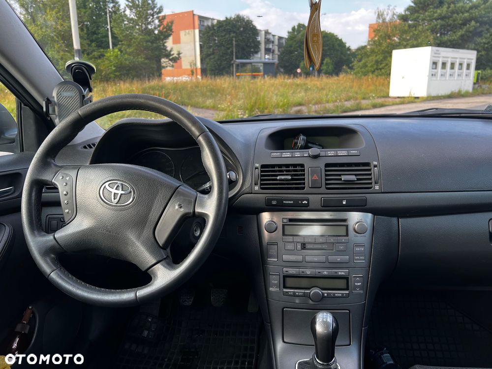 Toyota Avensis 2.0 D-4D Sol - 8