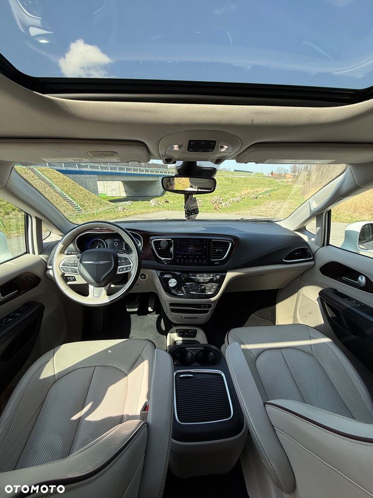 Chrysler Pacifica - 7