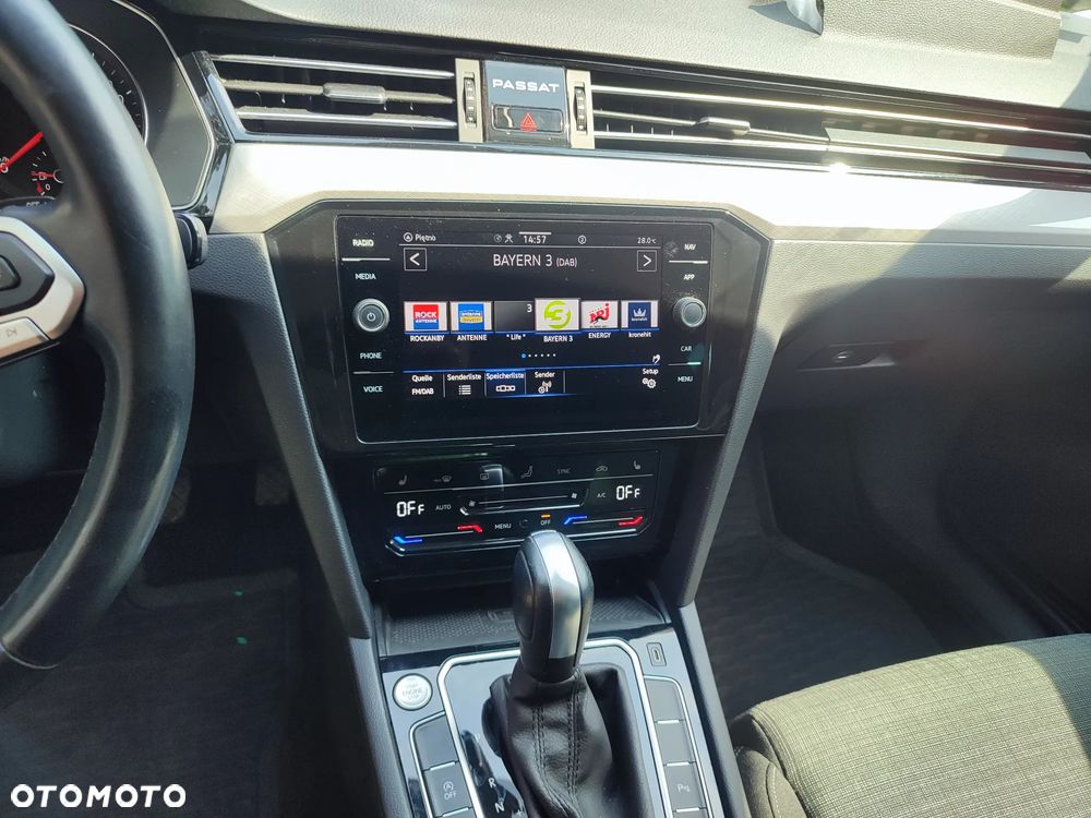 Volkswagen Passat Variant 2.0 TDI SCR DSG Business - 14