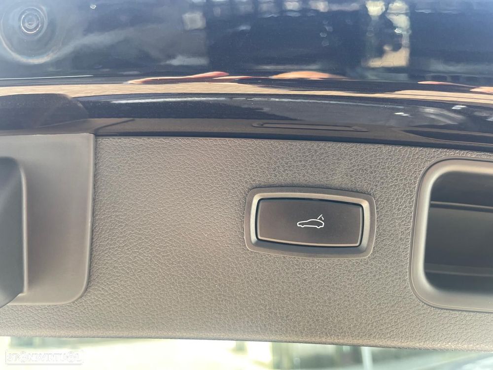 Porsche Macan Turbo - 40