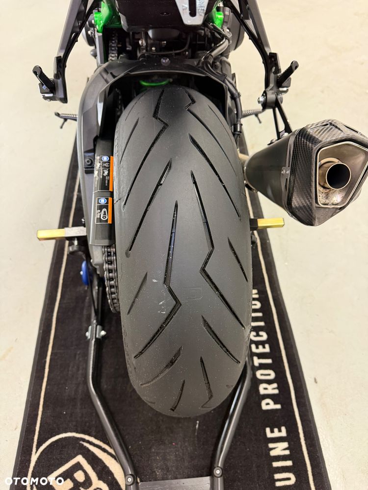 Kawasaki H2 - 26