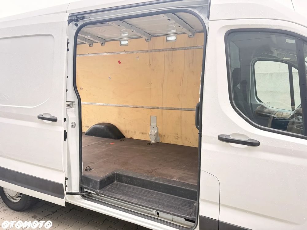 Maxus Deliver 9 - 18
