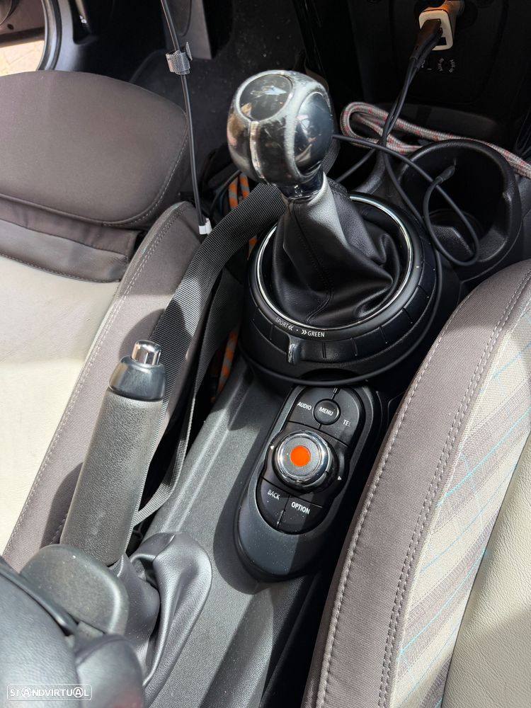 MINI 5 Portas Cooper D - 33