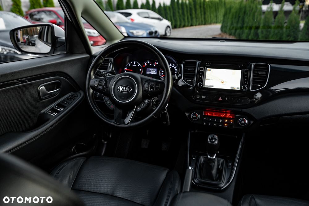 Kia Carens - 29