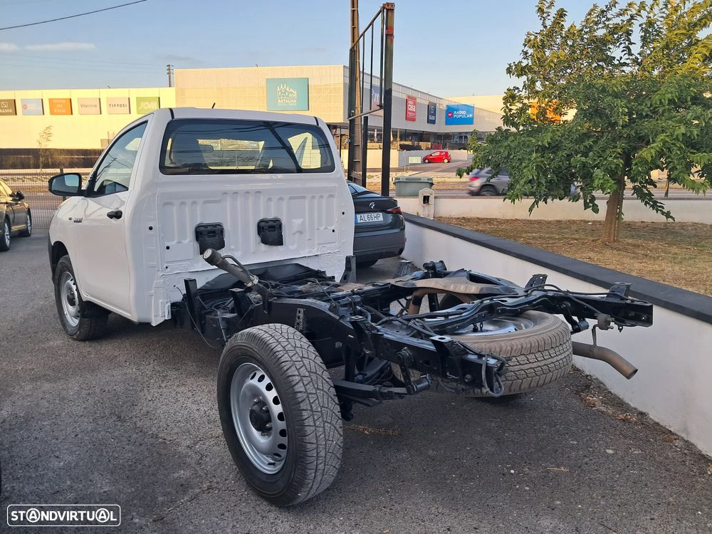 Toyota Hilux 2.4 d-4D 4X2 CS - 4