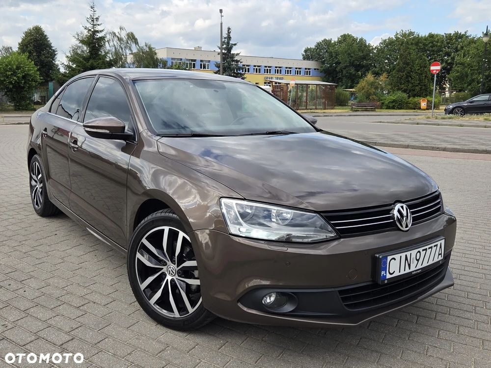 Volkswagen Jetta 1.2 TSI Comfortline - 9
