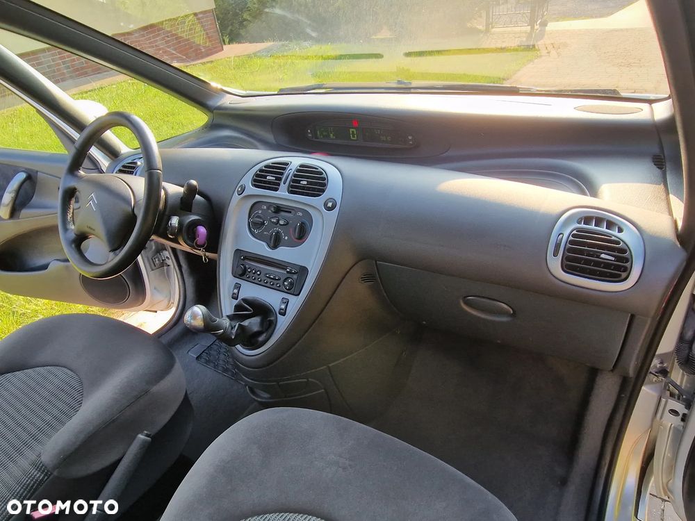 Citroën Xsara 1.6 16V Confort - 22