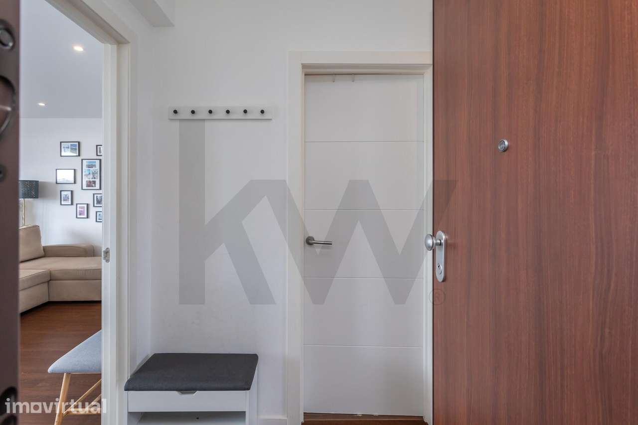 Apartamento T2 Renovado com Vista Rio | 74 m2 | Último Piso – Ajuda - Grande imagem: 4/26