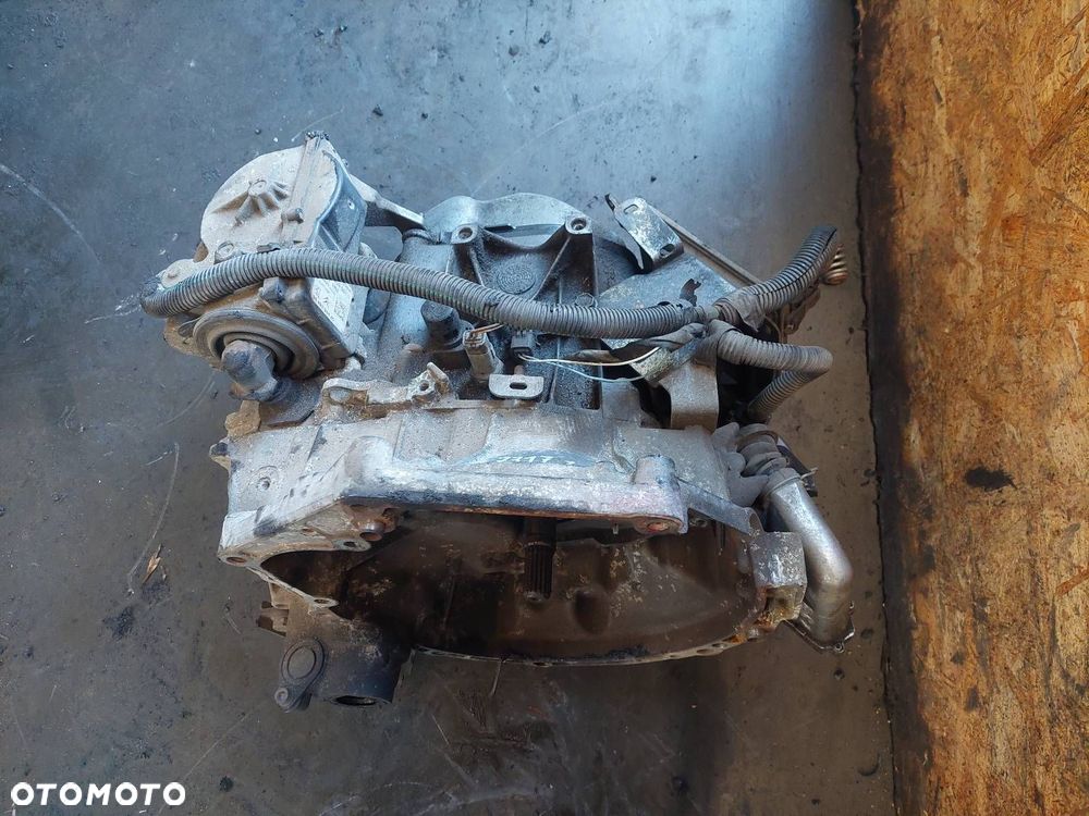 SKRZYNIA BIEGÓW + WYBIERAK SKRZYNI CITROEN C3 I 1.6 16V 20CP63 9649394480 - 9