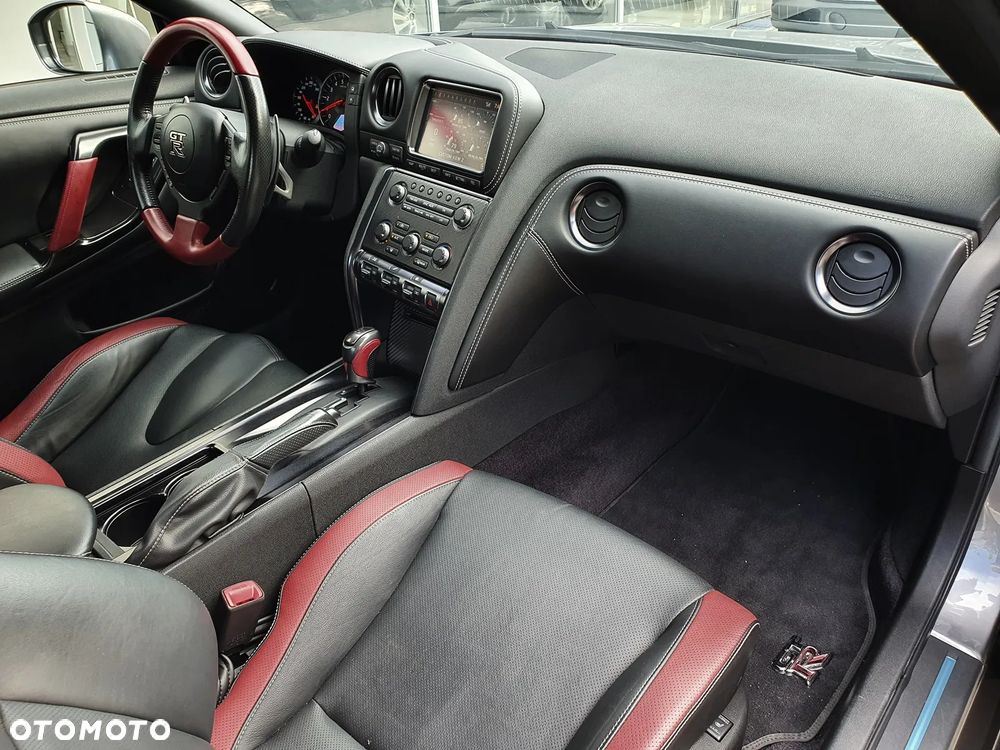 Nissan GT-R Black Edition - 11