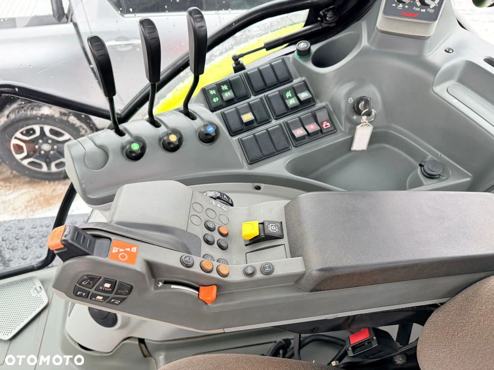 Claas Arion 650 - 18