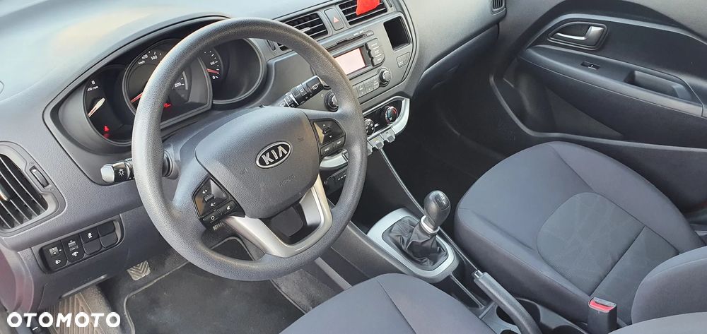 Kia Rio 1.4 Edition 7 - 11