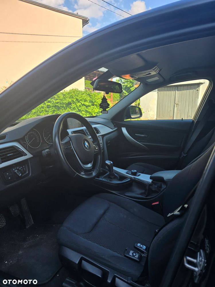 BMW Seria 3 318d DPF - 5