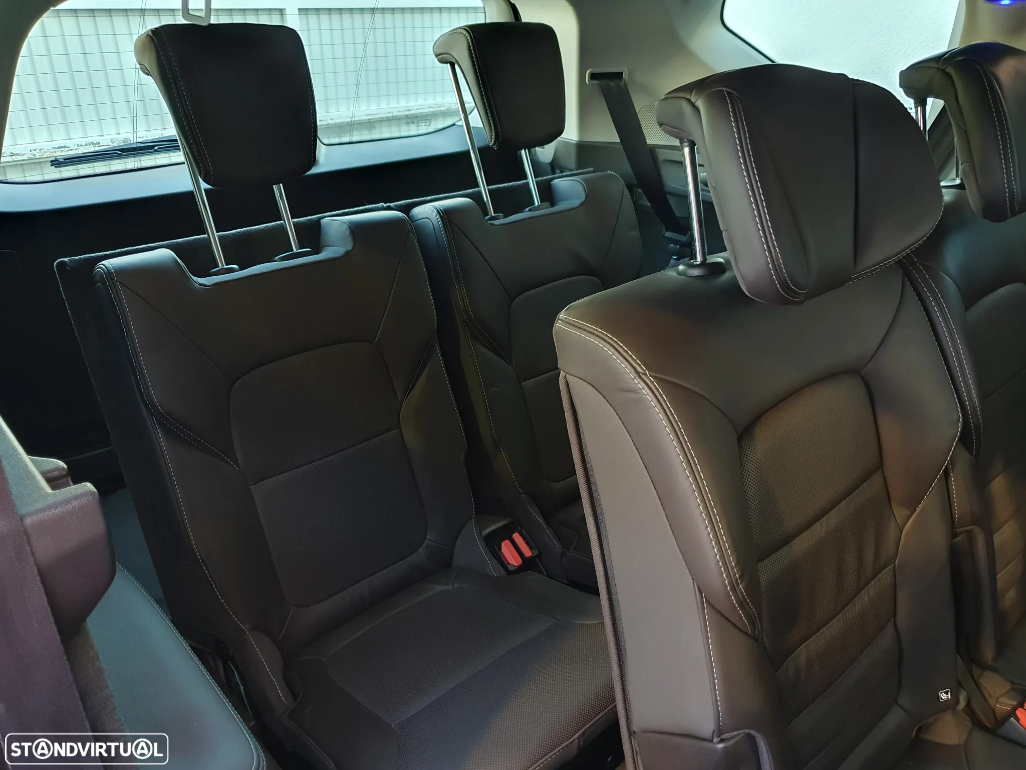Renault Espace 1.6 dCi Initiale Paris EDC - 8