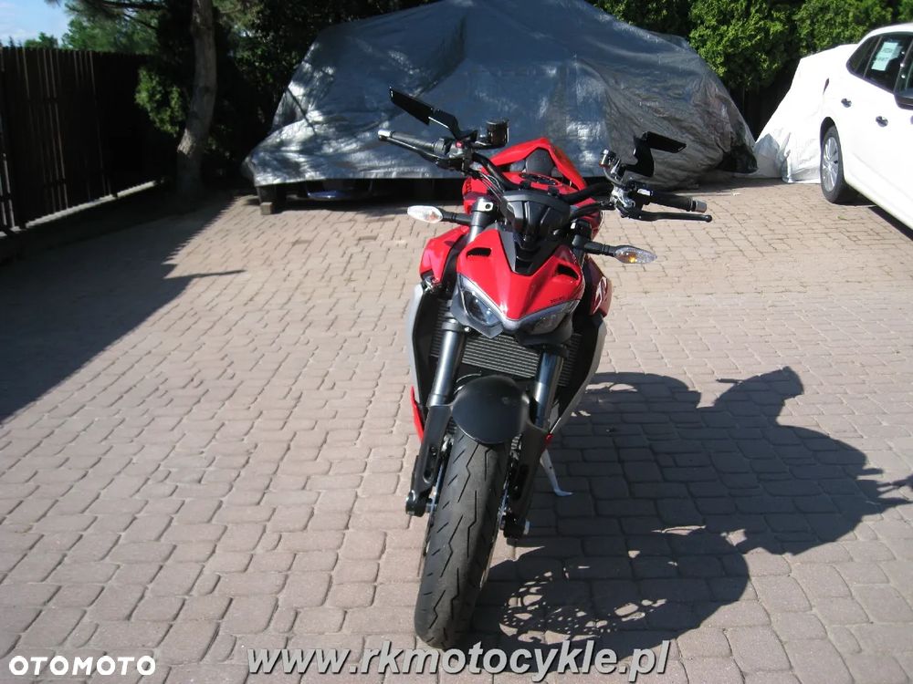 Ducati Streetfighter V2 - 8