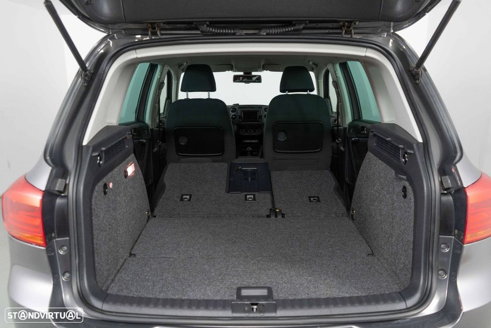 VW Tiguan 2.0 TDi Sport BlueMotion - 24