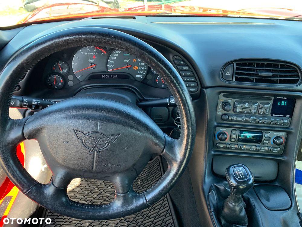 Chevrolet Corvette - 17