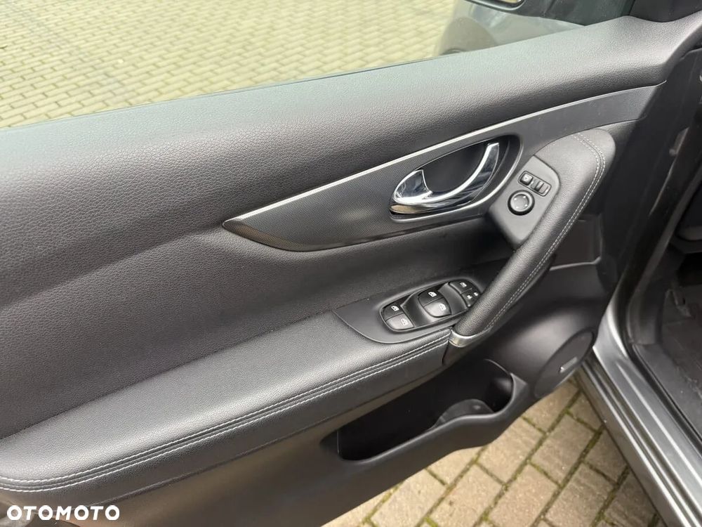 Nissan Qashqai 1.6 DCi 4x4 Tekna EU6 - 11