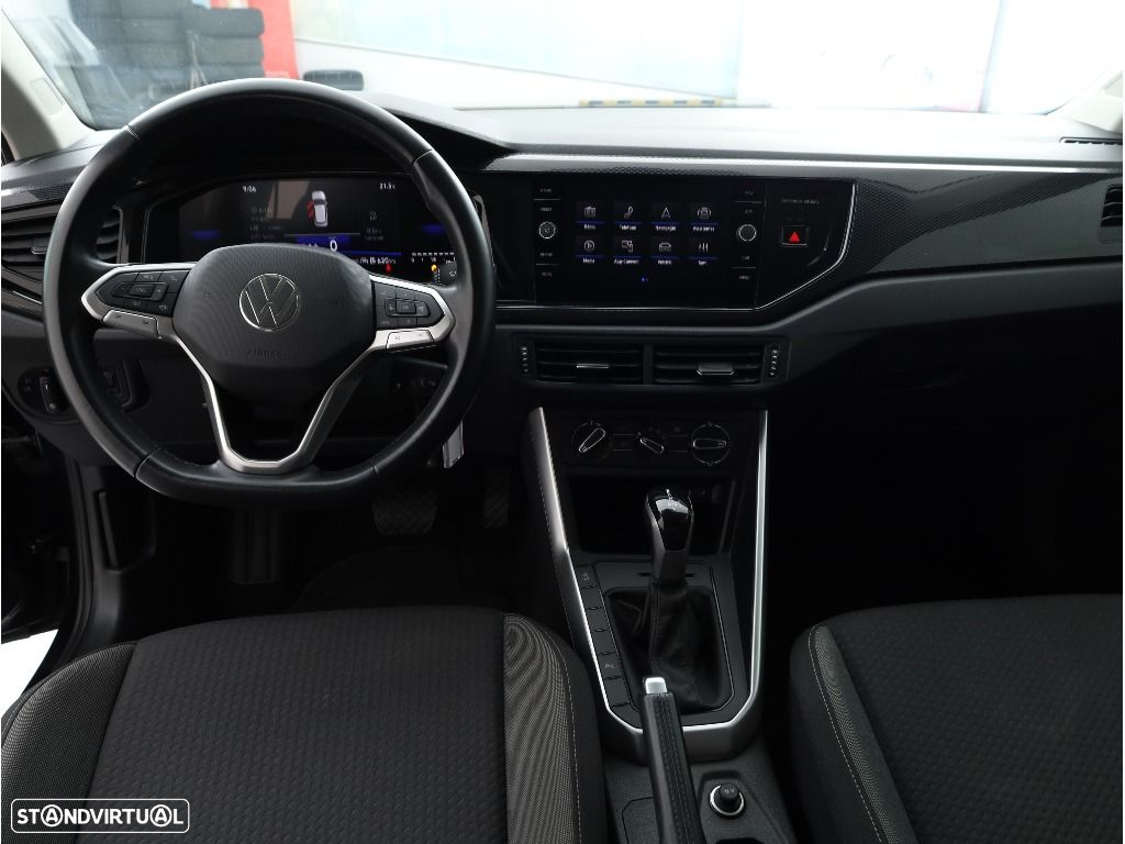 VW Polo 1.0 TSI Urban DSG - 18