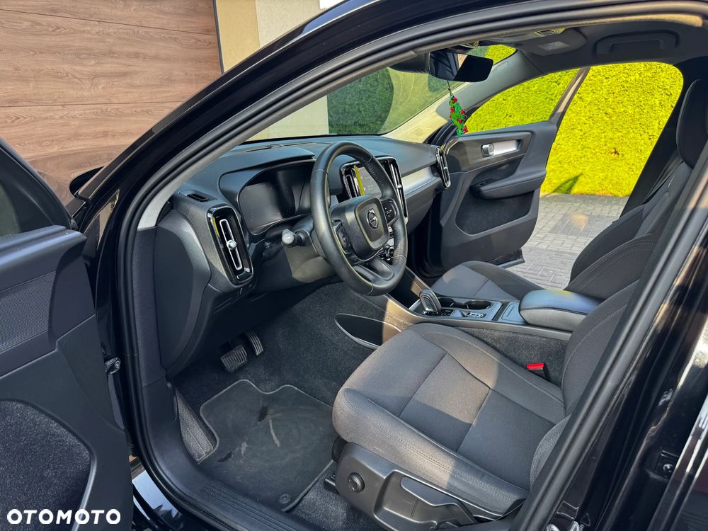 Volvo XC 40 T3 Geartronic Momentum Pro - 19