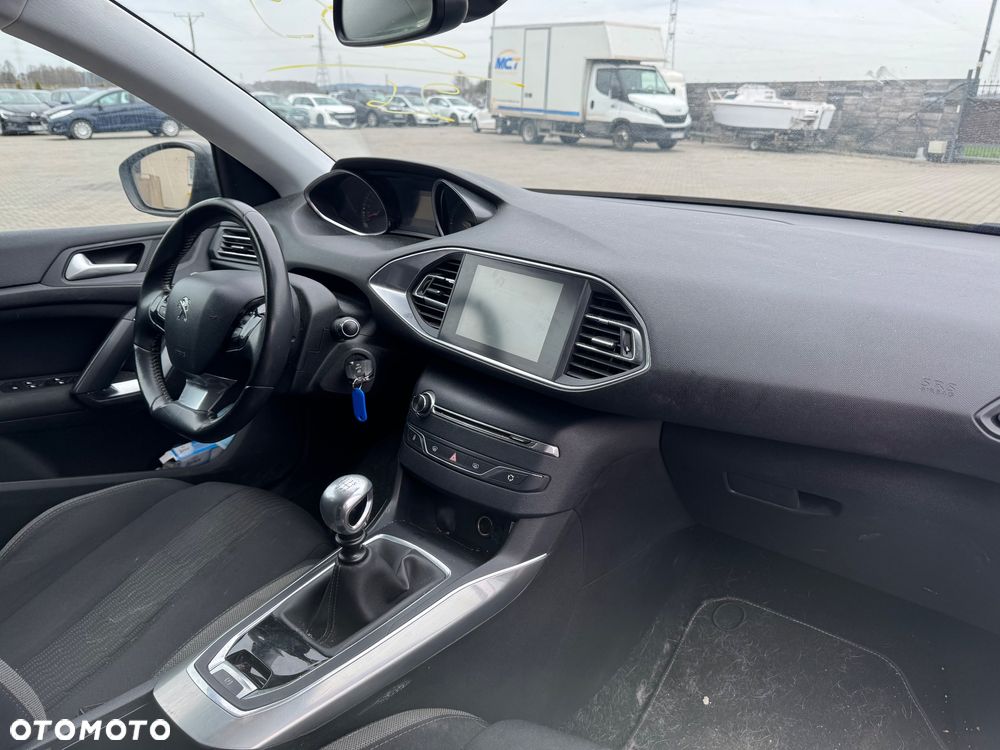 Peugeot 308 - 18