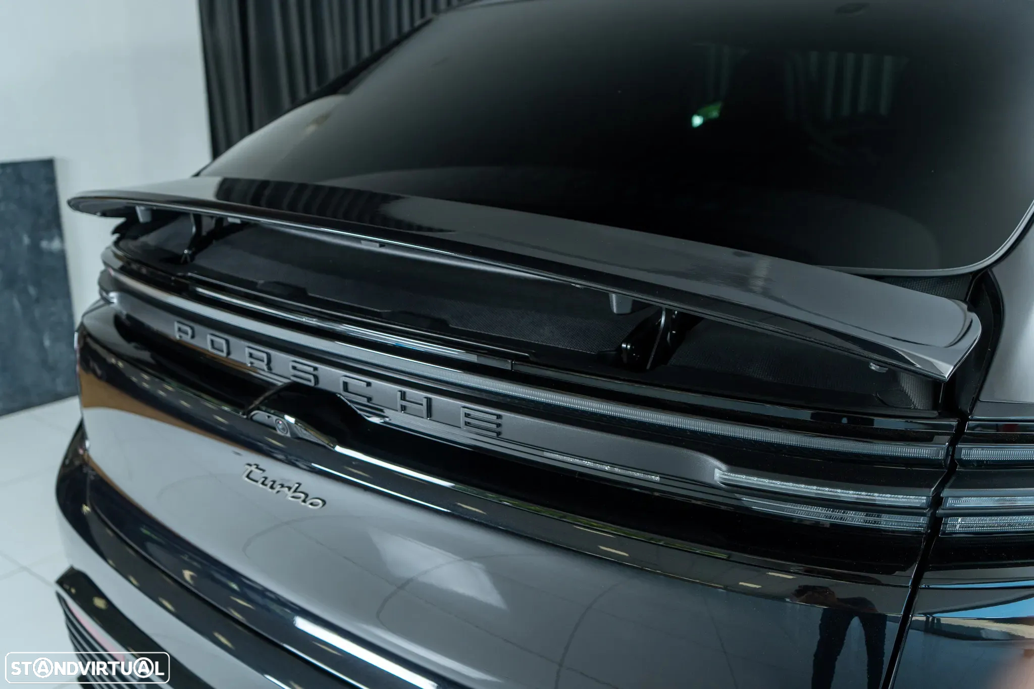 Porsche Macan Electric Turbo - 11