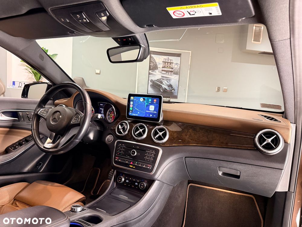 Mercedes-Benz GLA 250 4Matic 7G-DCT Activity Edition - 17