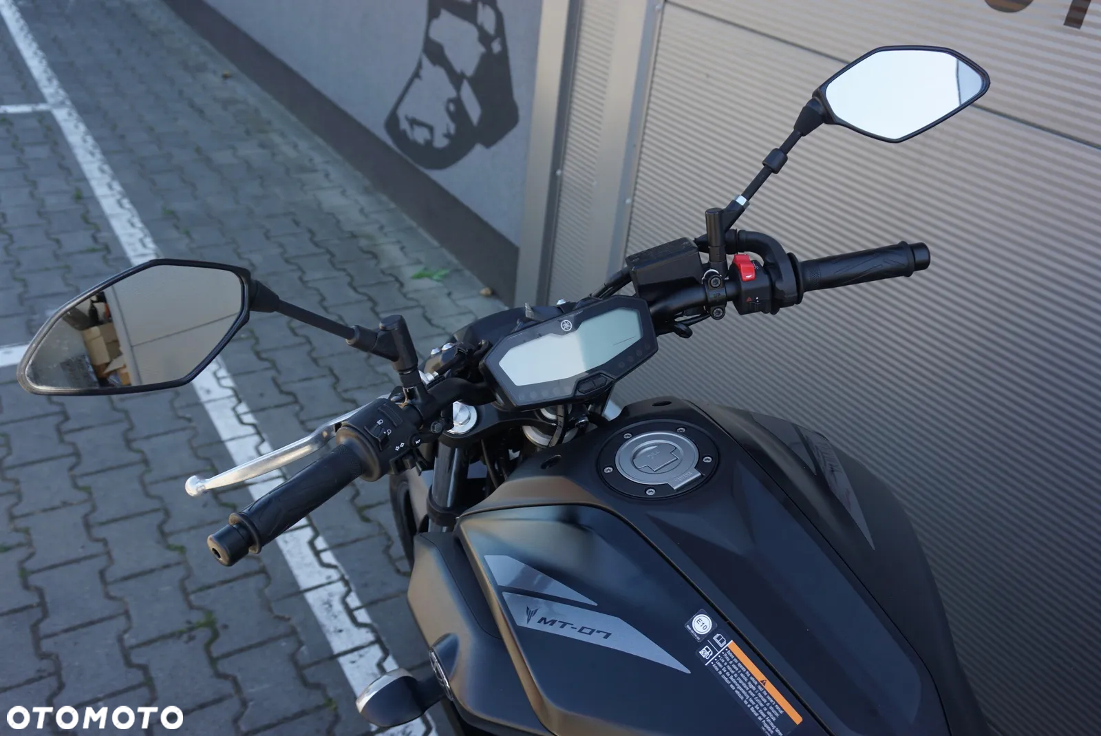 Yamaha MT - 16
