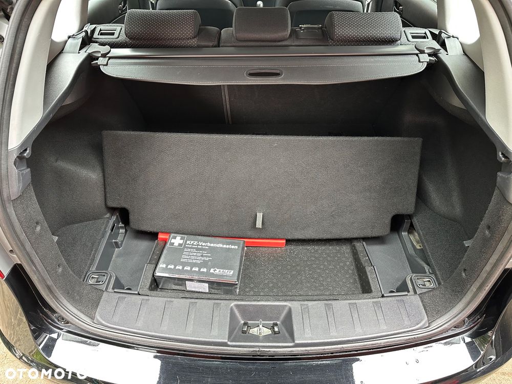 Hyundai i30 1.6 Classic + - 29
