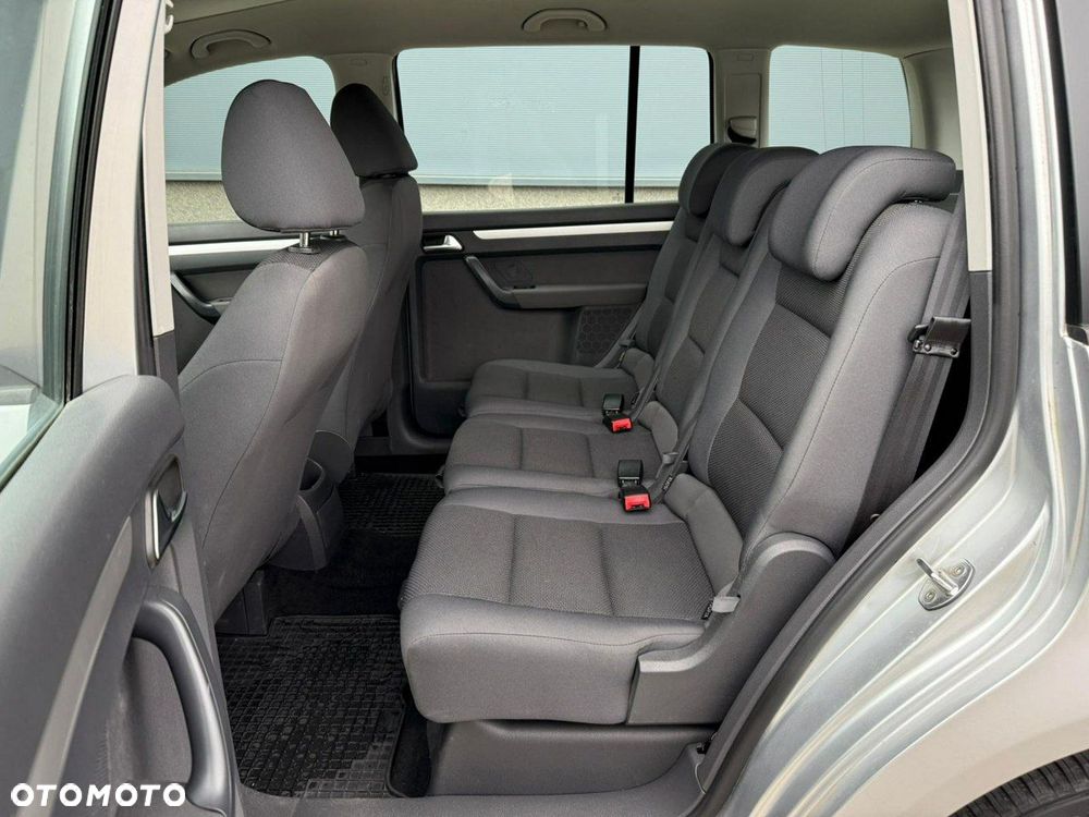 Volkswagen Touran 1.6 TDI DPF Trendline DSG - 15