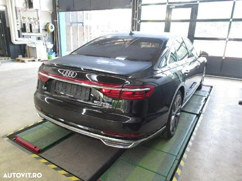 Audi A8 - 2
