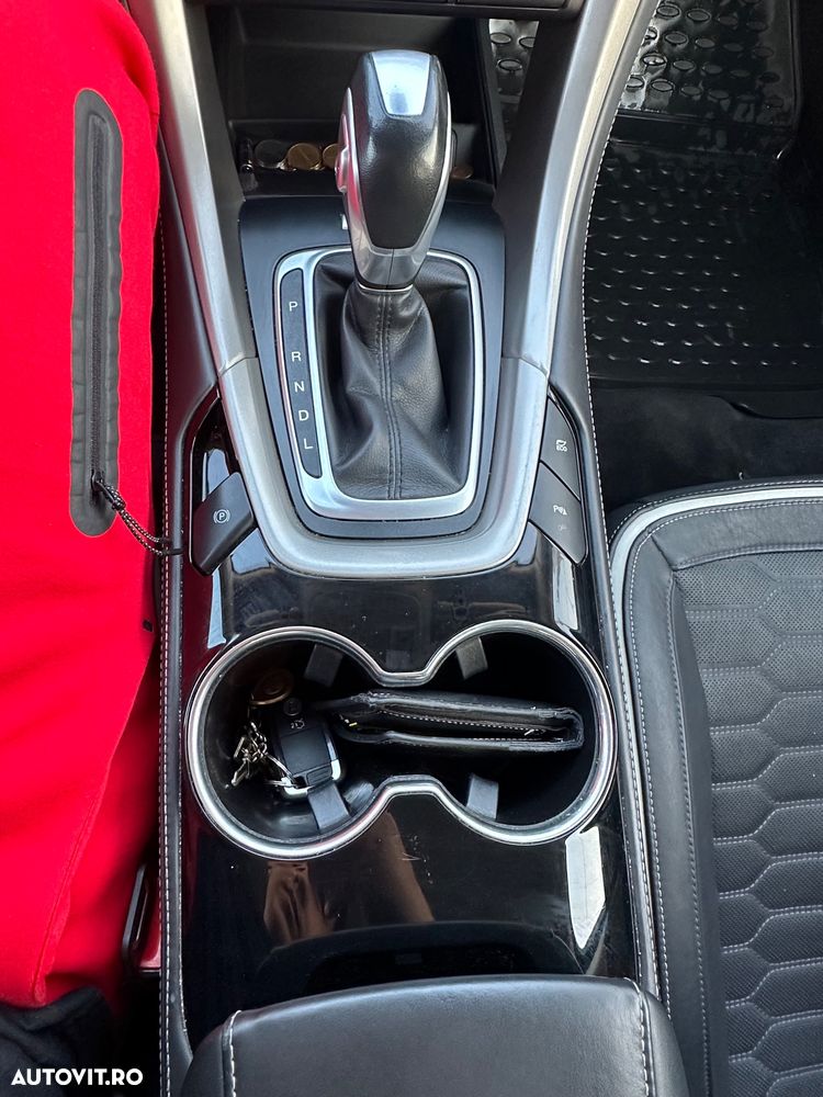 Ford Mondeo 2.0 HEV Vignale - 28