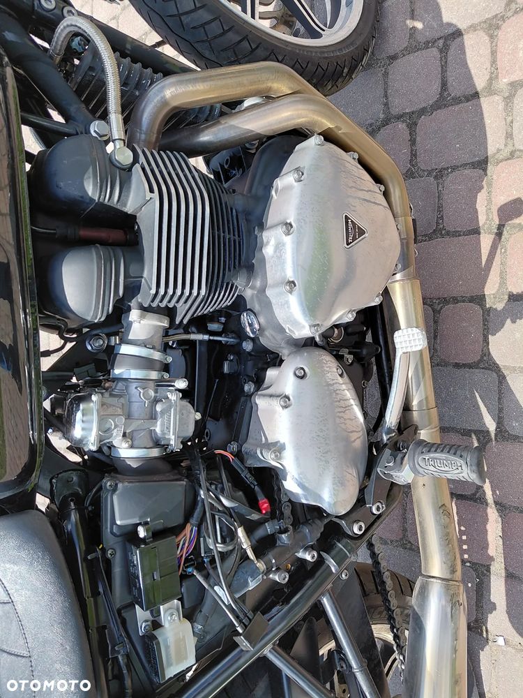 Triumph Bonneville - 15
