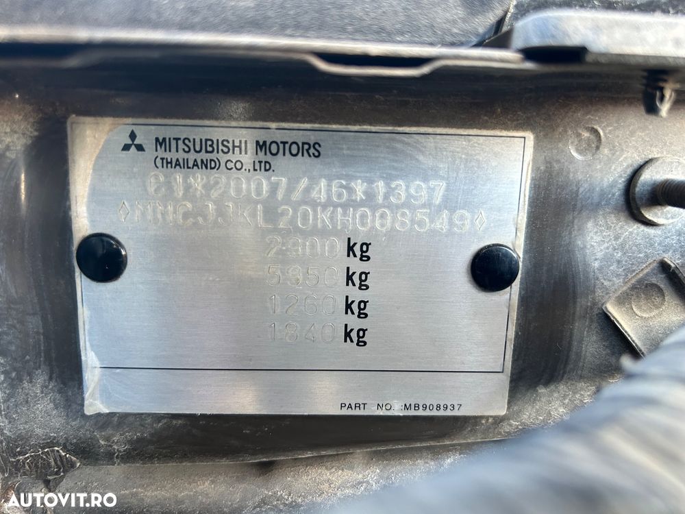 Mitsubishi L200 Double Cab 2.4 DI-D M/T Intense - 35