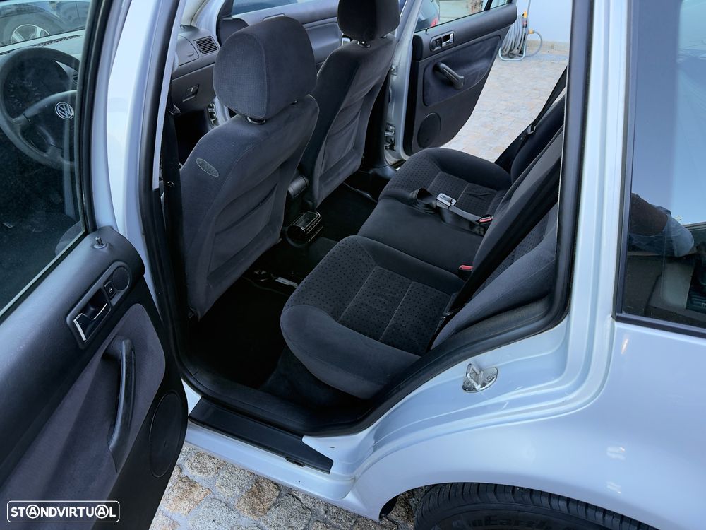 VW Golf Variant 1.9 TDi Confl AC - 40