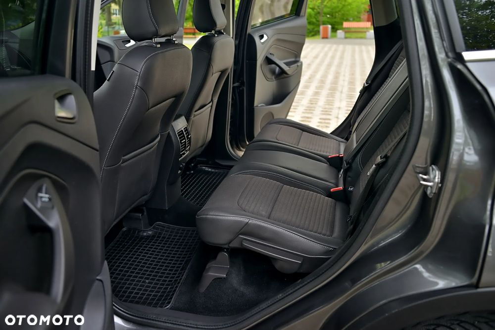 Ford Kuga 2.0 TDCi 4WD Titanium Plus - 32