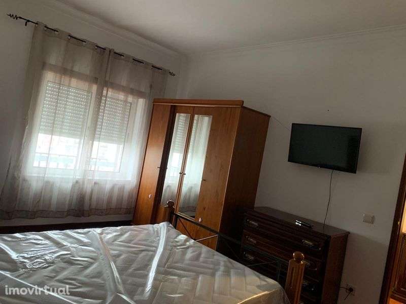 Apartamento T1, Em prédio com elevador, junto ao Continente - Grande imagem: 3/8