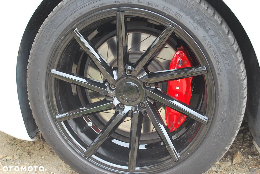 Tesla Model S - 38