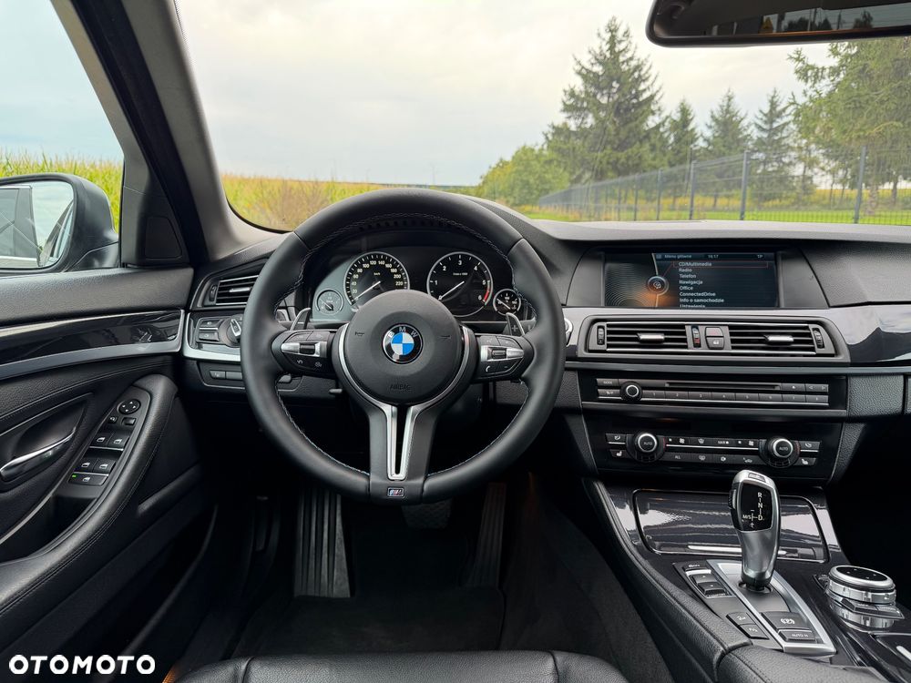 BMW Seria 5 525d xDrive - 11