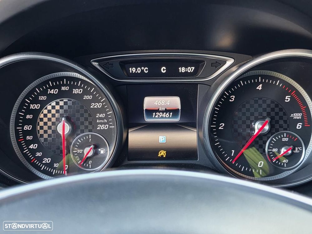 Mercedes-Benz A 180 d AMG Line - 20