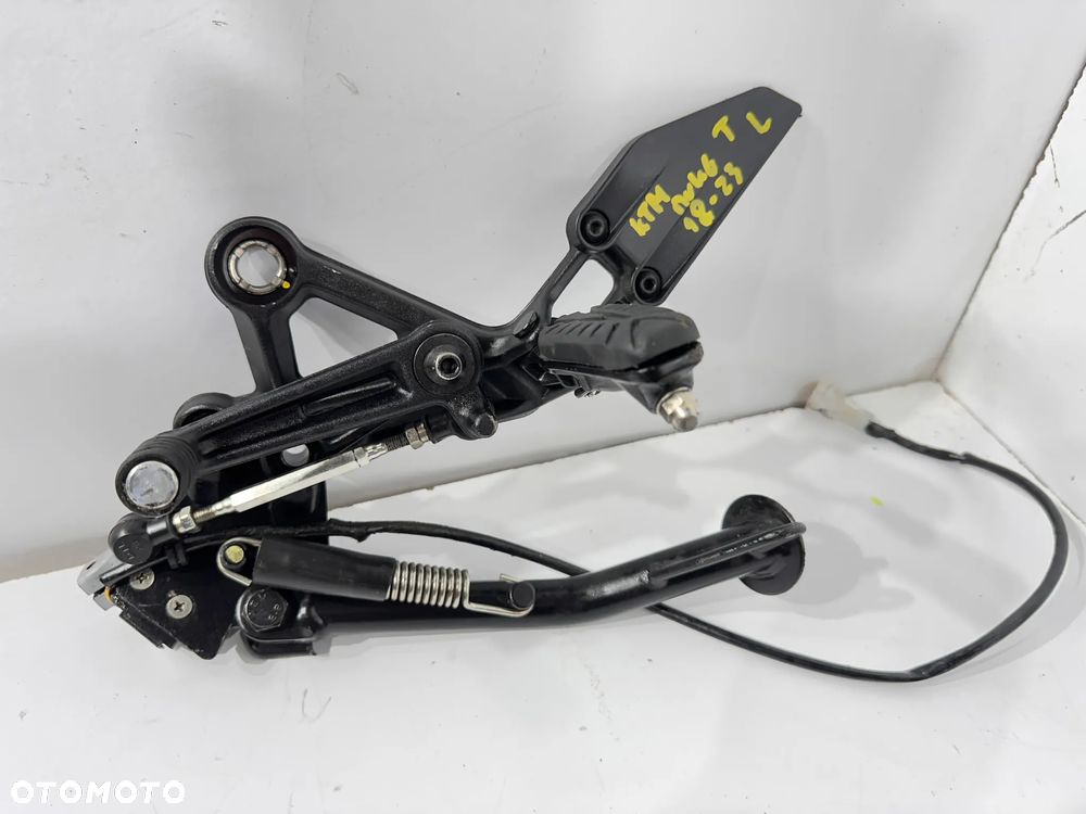 Set podnóżek L Kierowcy KPL    KTM Duke 125   17-23r - 4